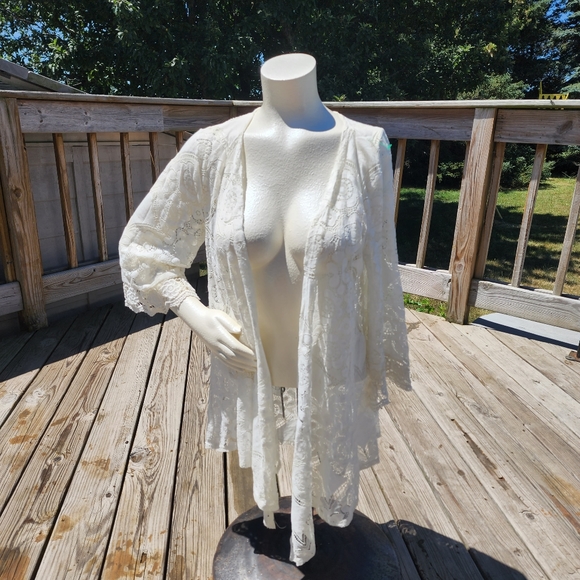 Mauries Top/swimsuit cover up in size M - Picture 2 of 6